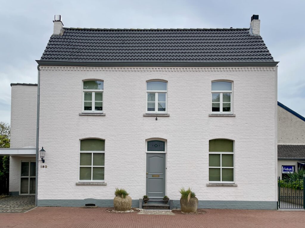 saniertes Haus mit 3 Fensterachsen